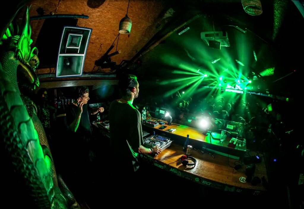 dj26