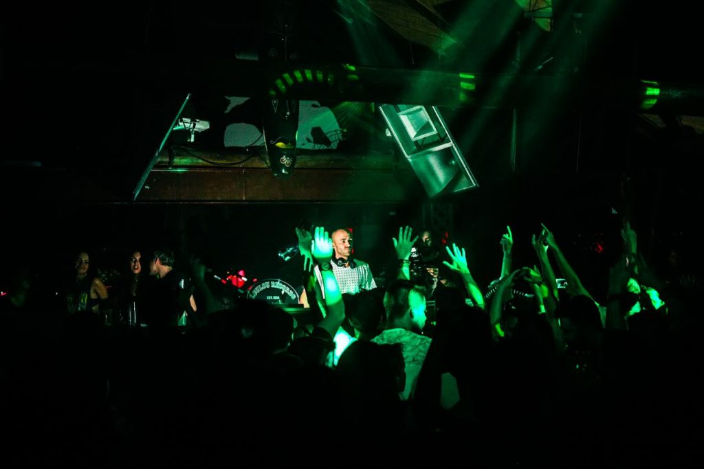 dj19