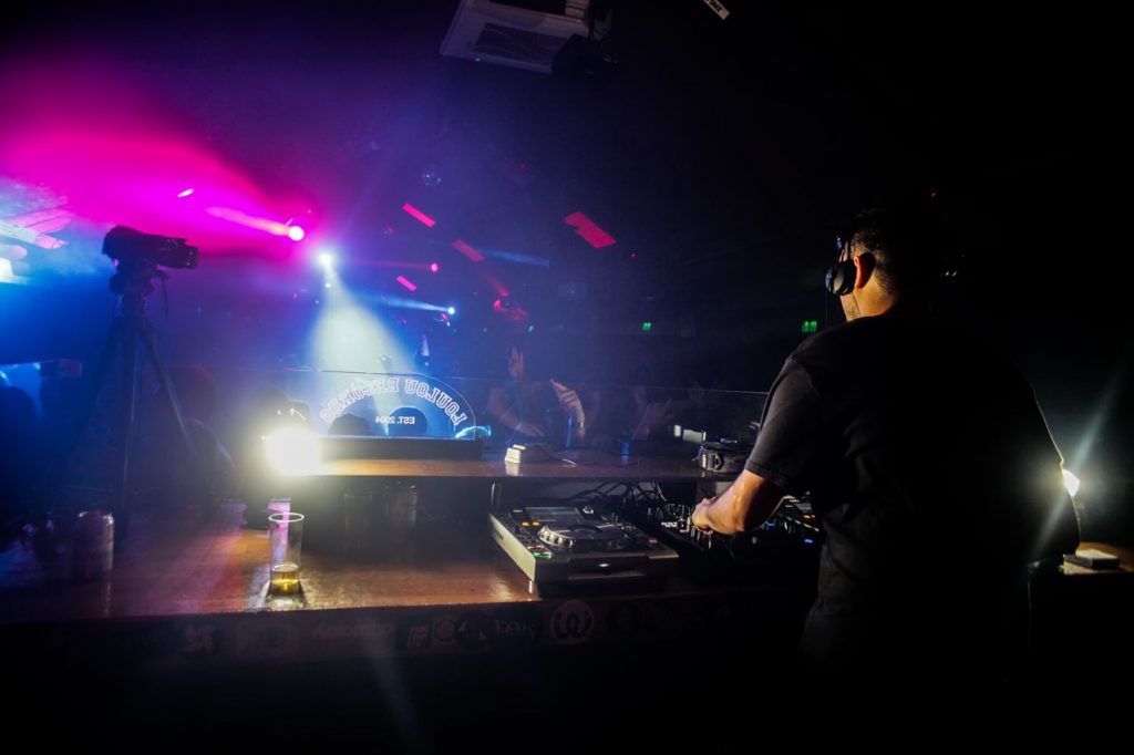 dj27