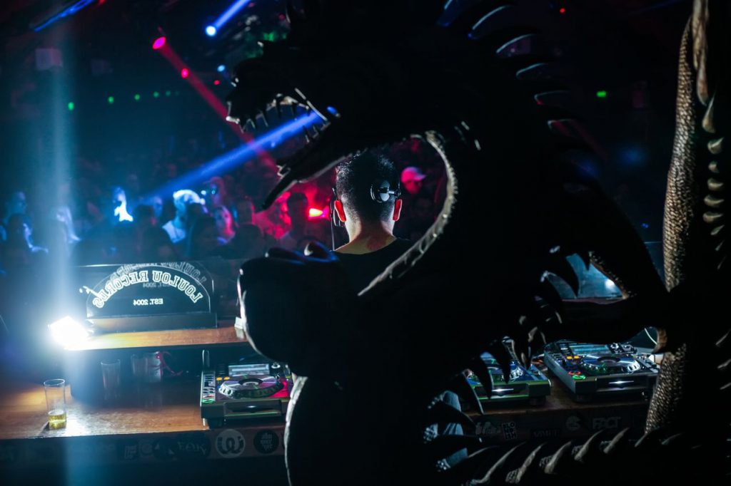 dj29