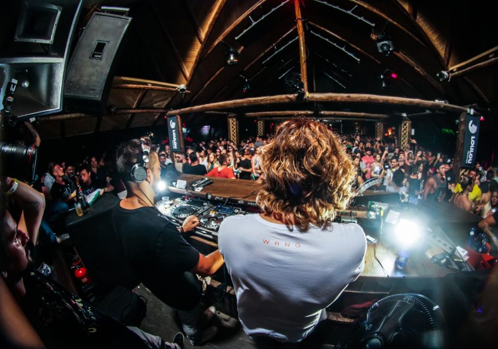 dj37