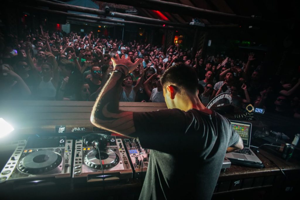 dj56